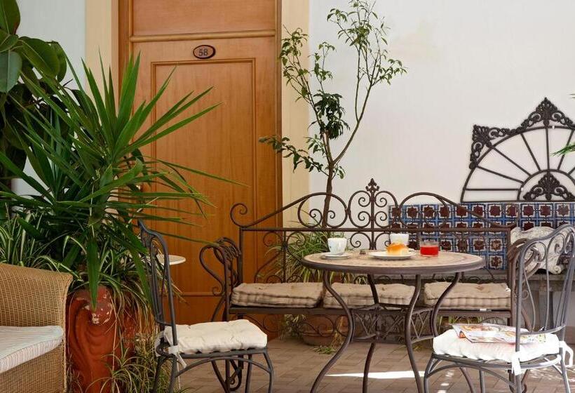 Comfort room with balcony, Del Corso