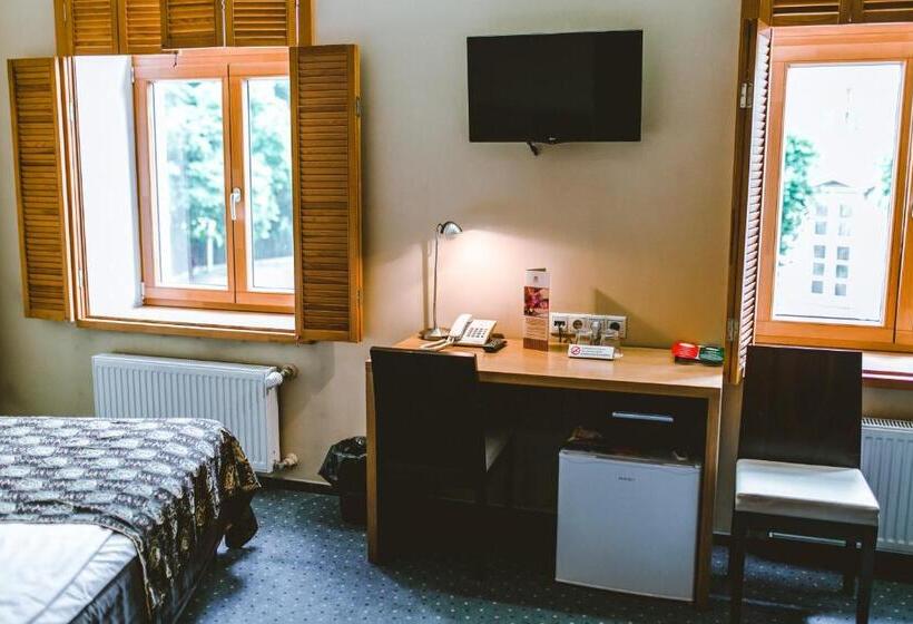 Habitación Estándar, Hanza