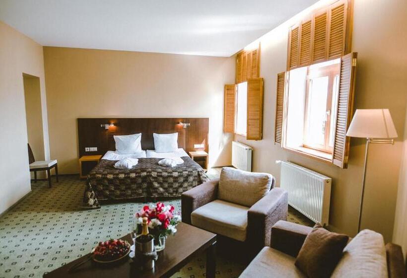 سوییت جونیور, Hanza