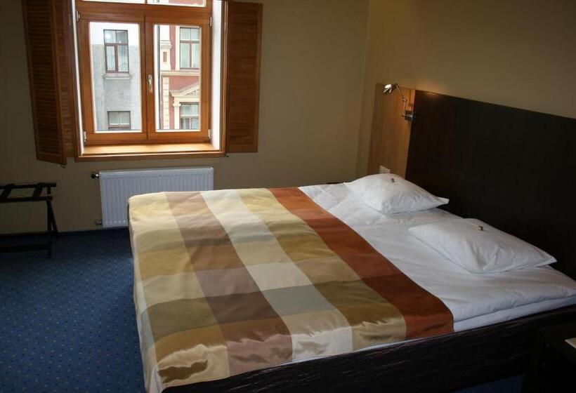 Habitación Estándar, Hanza