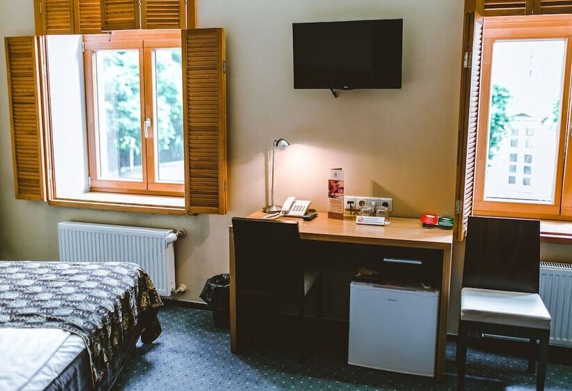 Habitación Estándar, Hanza