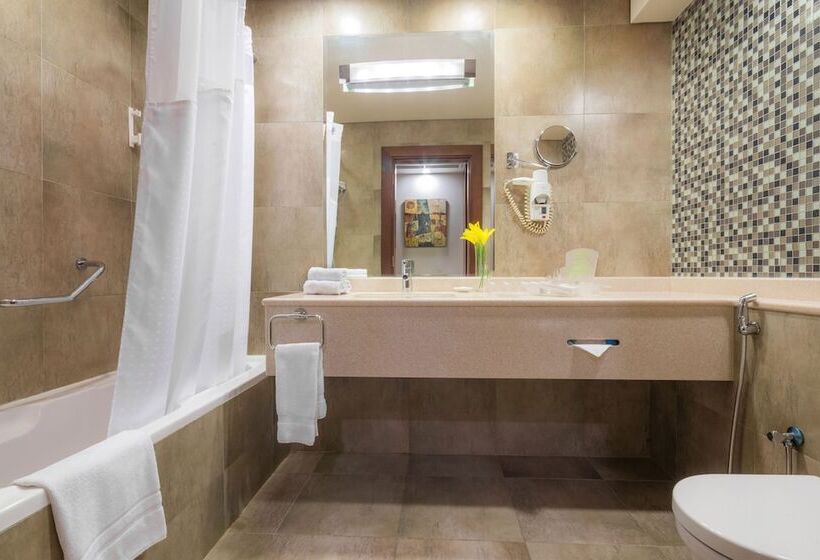 חדר סטנדרט, Holiday Inn Riyadh Al Qasr, An Ihg