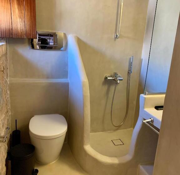 חדר קלאסי פנימי, Kyrimai