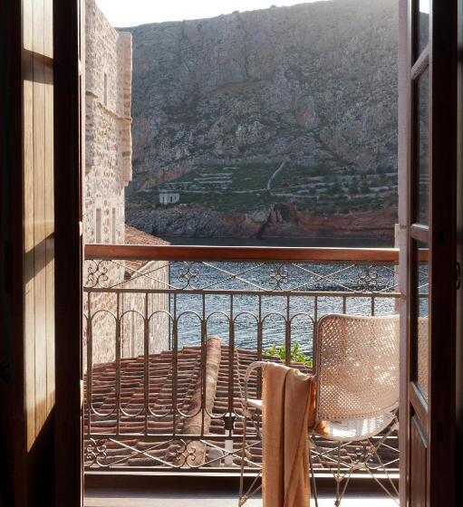 סוויטה נוף לים, Kyrimai