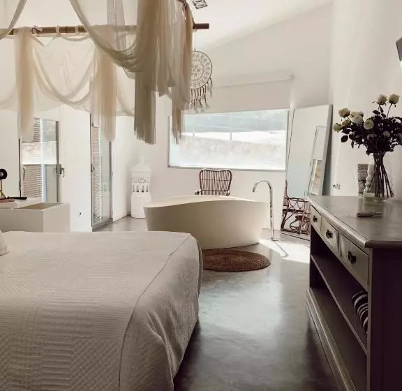スイート, La Maga Rooms