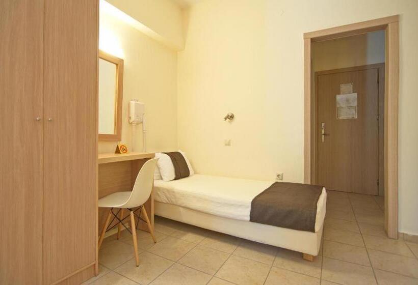 חדר סטנדרט לארבעה, Leto Delphi