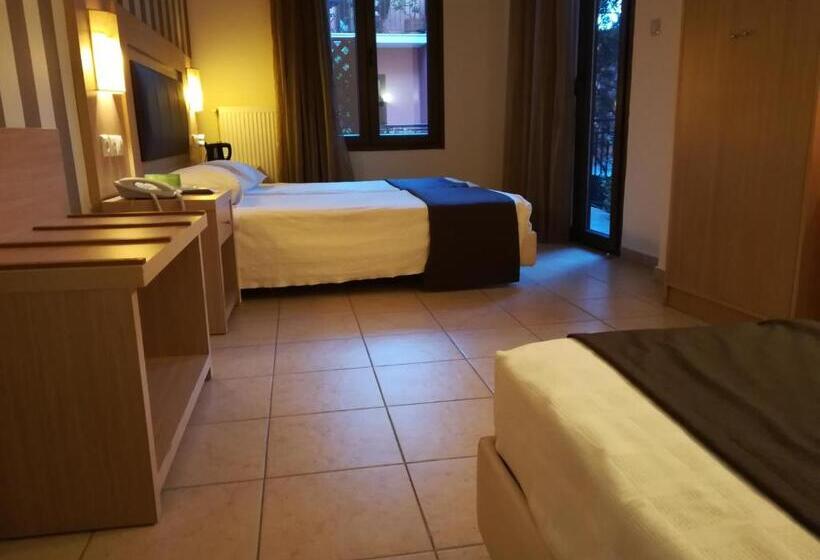 חדר סטנדרט לארבעה, Leto Delphi