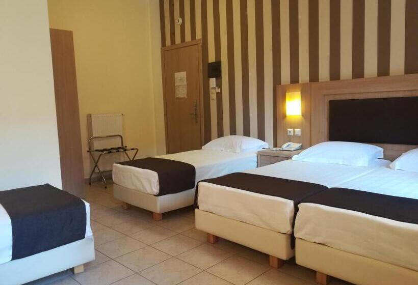 חדר סטנדרט לארבעה, Leto Delphi