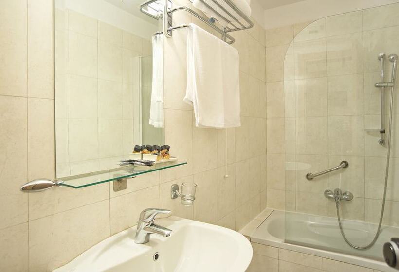 חדר סטנדרט, Leto Delphi