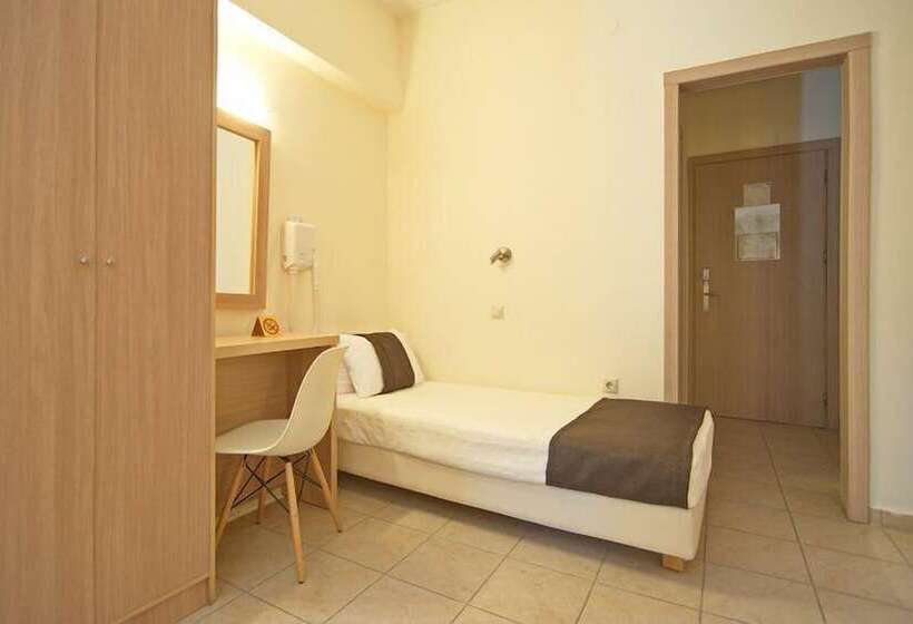 חדר סטנדרט לארבעה, Leto Delphi