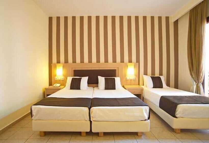 חדר סטנדרט לארבעה, Leto Delphi