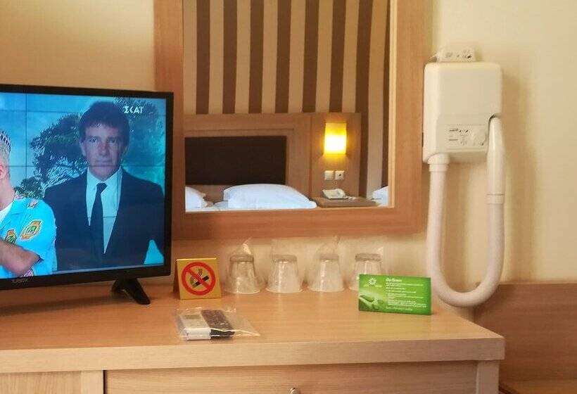 חדר סטנדרט לארבעה, Leto Delphi