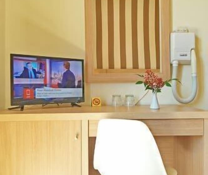 חדר סטנדרט לארבעה, Leto Delphi