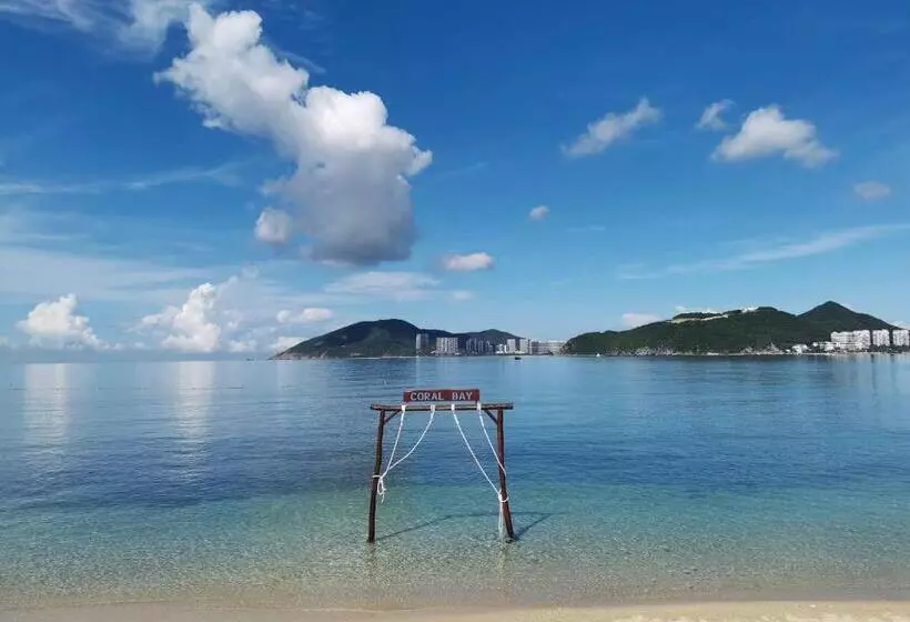 キングサイズベッドのスタンダードルーム, Mandarin Oriental Sanya