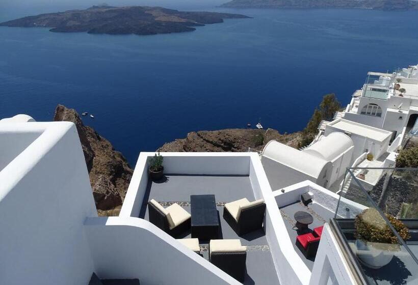 غرفة عائلية مطلّة علي البحر, Neoklassiko Koukouli