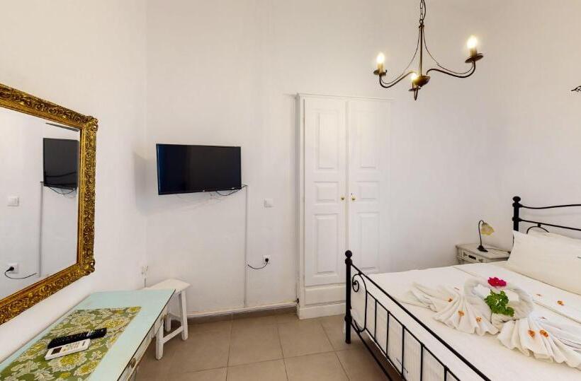 غرفة أساسية, Neoklassiko Koukouli