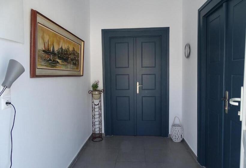 غرفة أساسية, Neoklassiko Koukouli