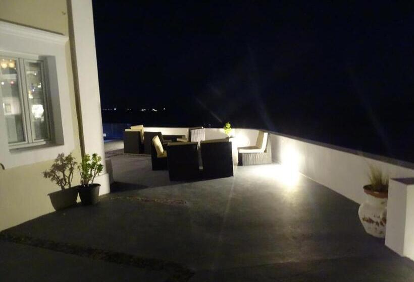 غرفة ديلوكس, Neoklassiko Koukouli