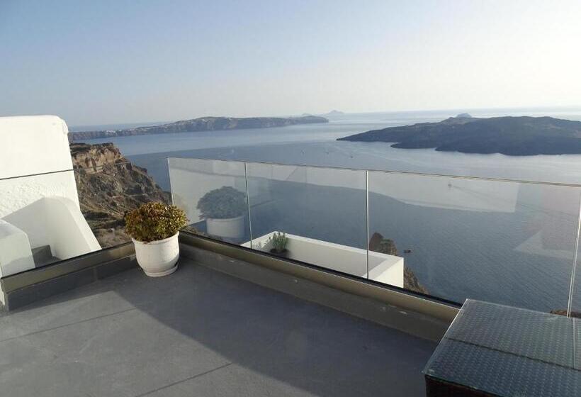 غرفة عائلية مطلّة علي البحر, Neoklassiko Koukouli