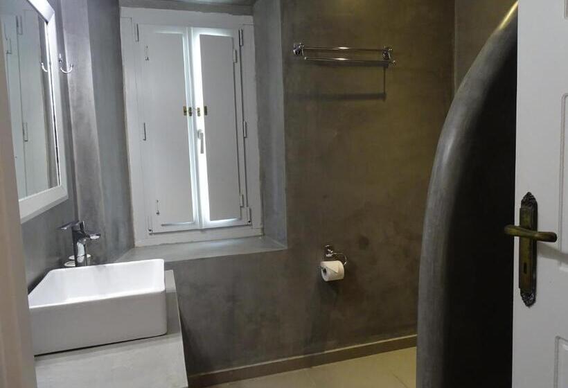 غرفة أساسية, Neoklassiko Koukouli