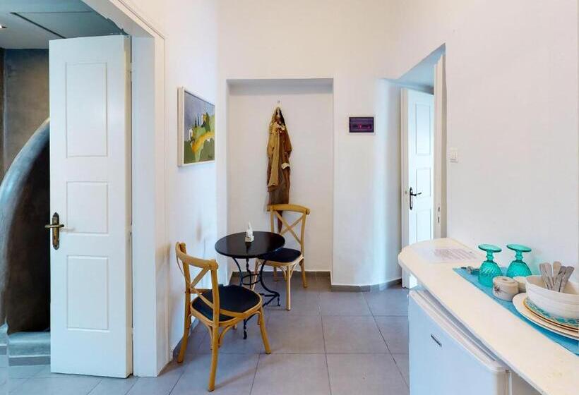 غرفة أساسية, Neoklassiko Koukouli