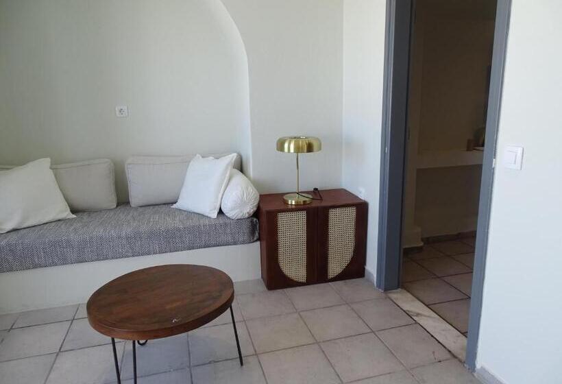 جناح جونيور مطلّ علي البحر, Neoklassiko Koukouli