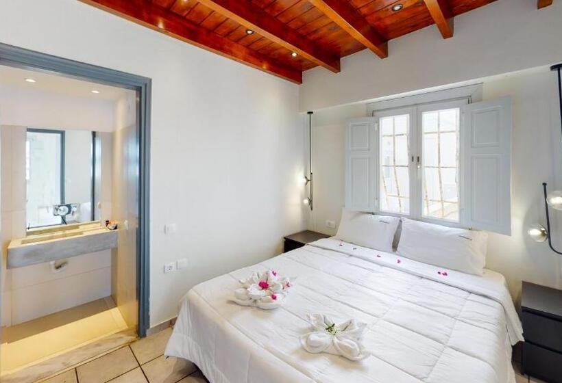 جناح جونيور مطلّ علي البحر, Neoklassiko Koukouli