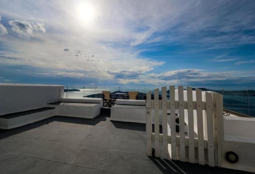 جناح جونيور مطلّ علي البحر, Neoklassiko Koukouli