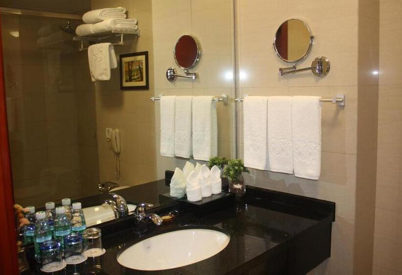 اتاق اجرایی, Super House International