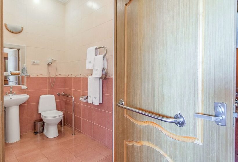 اتاق خانوادگی, Ukraine