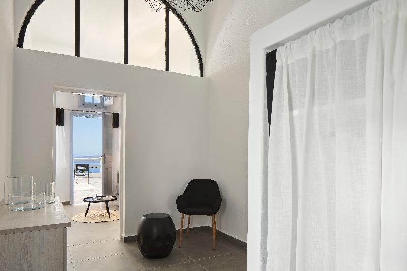 اتاق سوپریور برای معلولان, Mr And Mrs White Oia   Santorini