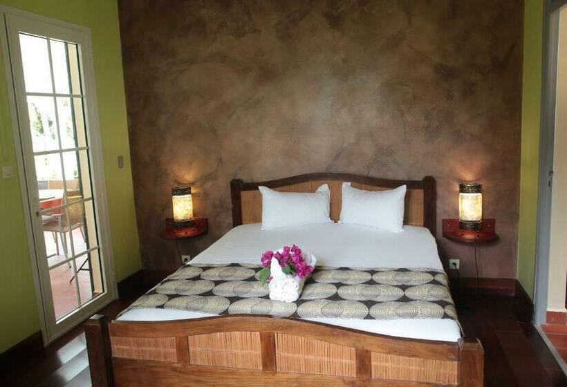 بانگلوی استاندارد 2 خوابه, Habitation Du Comté