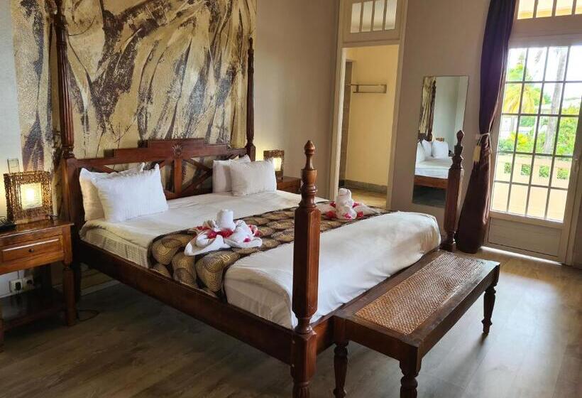 اتاق استاندارد با چشمانداز استخر, Habitation Du Comté