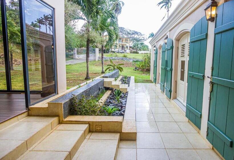 ویلای یک اتاق خوابه با استخر شنا, Habitation Du Comté