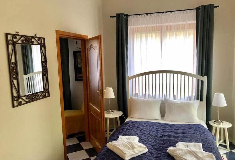 דירת חדר נוף לגינה, Willa 4 Pory Roku & Uznam