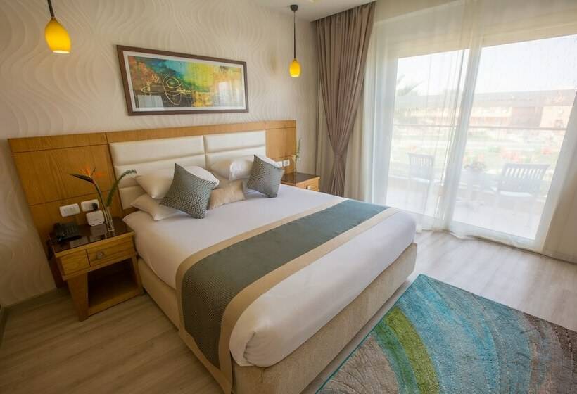 اتاق لوکس سه تخته, Pickalbatros Aqua Blu Sharm El Sheikh