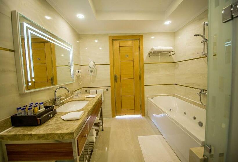 بانگلوی استاندارد, Pickalbatros Aqua Blu Sharm El Sheikh