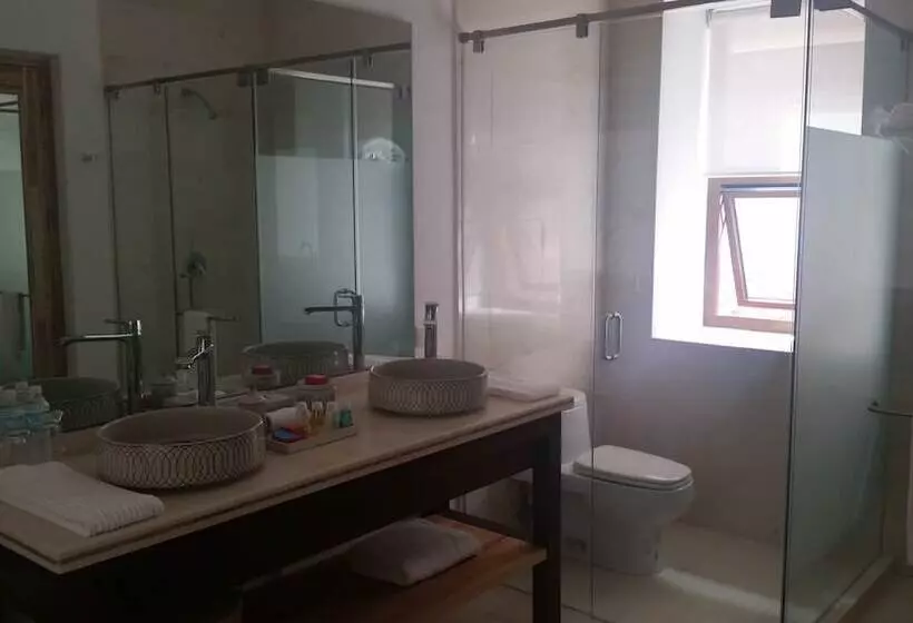 اتاق سوپریور, Boutique Casareyna