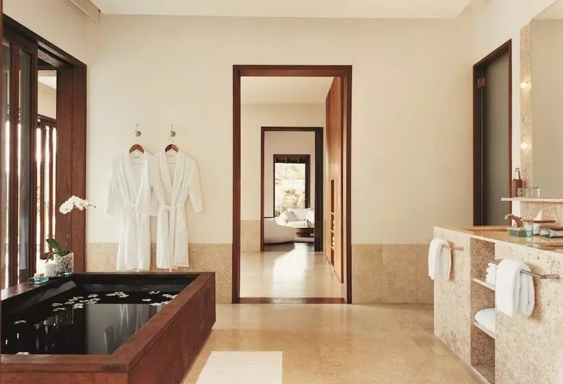 ویلای یک اتاق خوابه با استخر شنا, Como Shambhala Estate