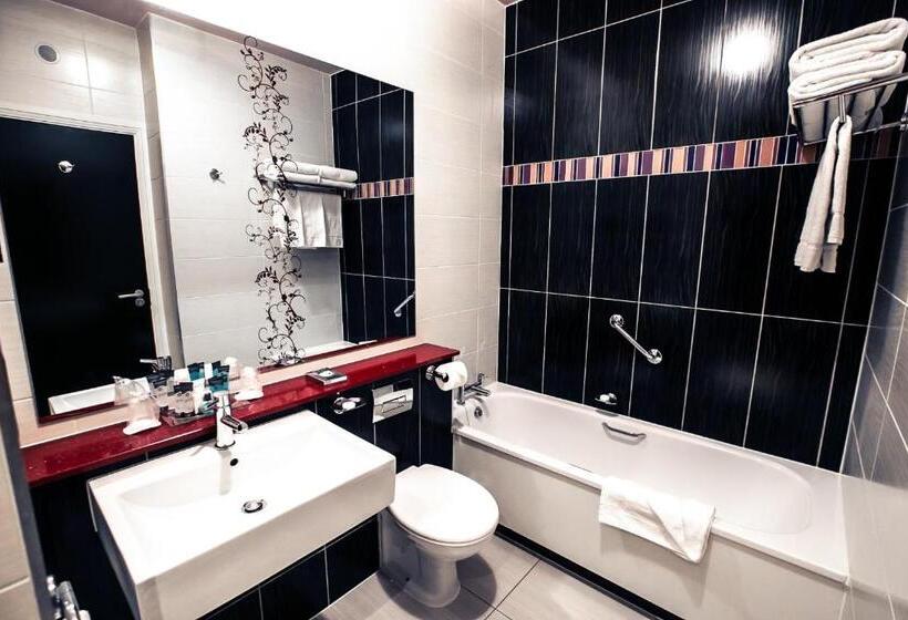 스탠다드 룸 킹사이즈 침대, Crowne Plaza Dublin Blanchardstown, An Ihg