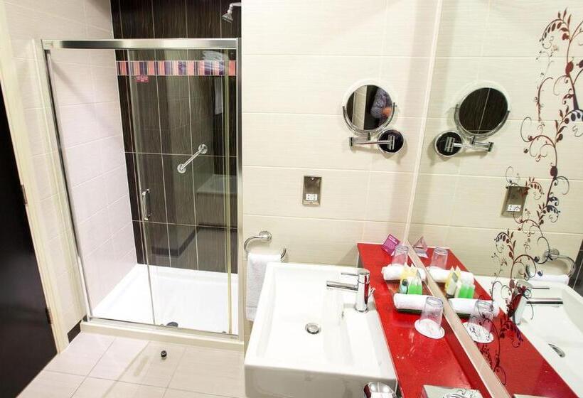 חדר סטנדרט עם מיטת קינג, Crowne Plaza Dublin Blanchardstown, An Ihg