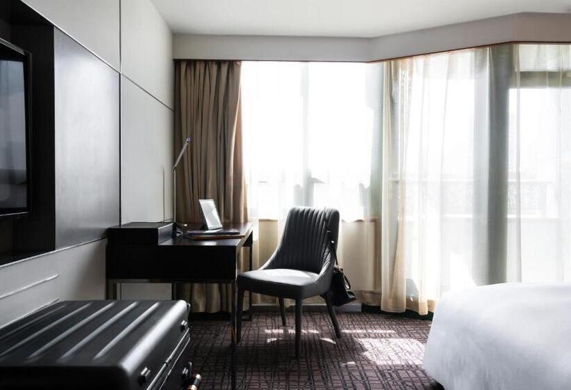 디럭스 룸 킹사이즈 침대, Grand Mercure Shanghai Hongqiao