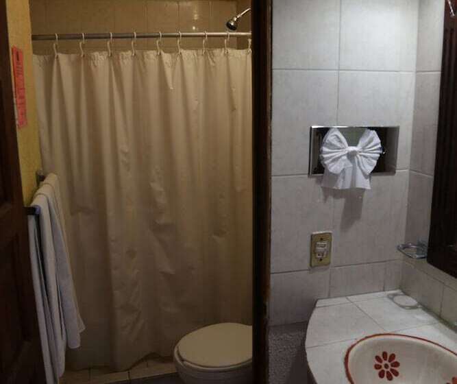 غرفه قياسيه سريرين مزدوجين, Hacienda Maria Eugenia