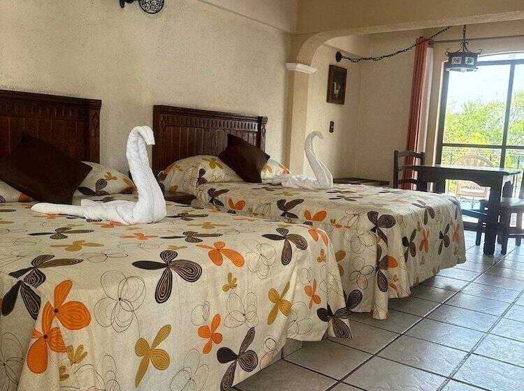 غرفة عائلية, Hacienda Maria Eugenia