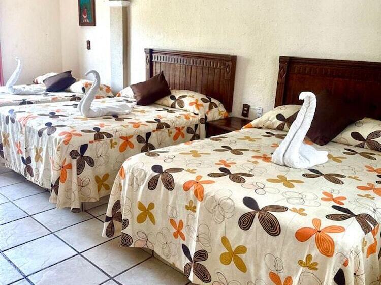 غرفة عائلية, Hacienda Maria Eugenia