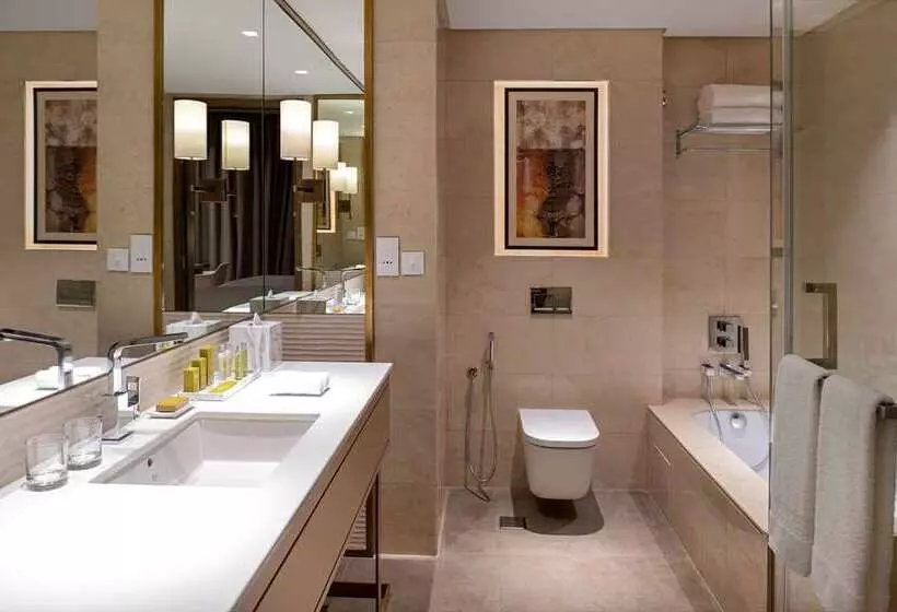 اتاق استاندارد با تخت بزرگ, Hilton Podgorica Crna Gora
