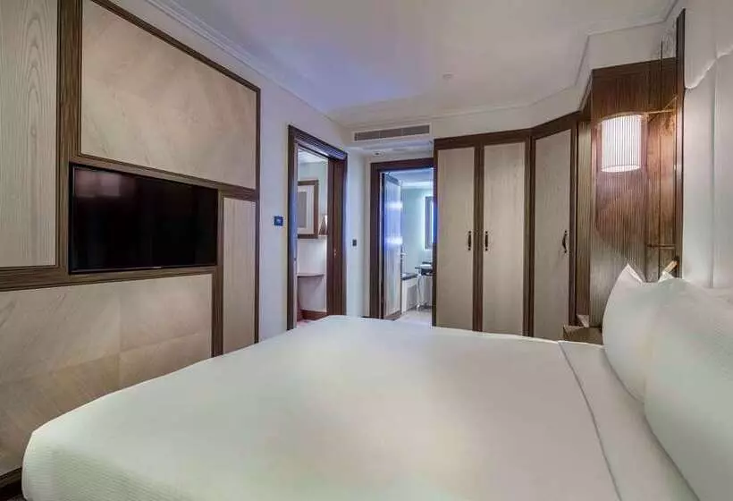 اتاق استاندارد با تخت بزرگ, Hilton Podgorica Crna Gora