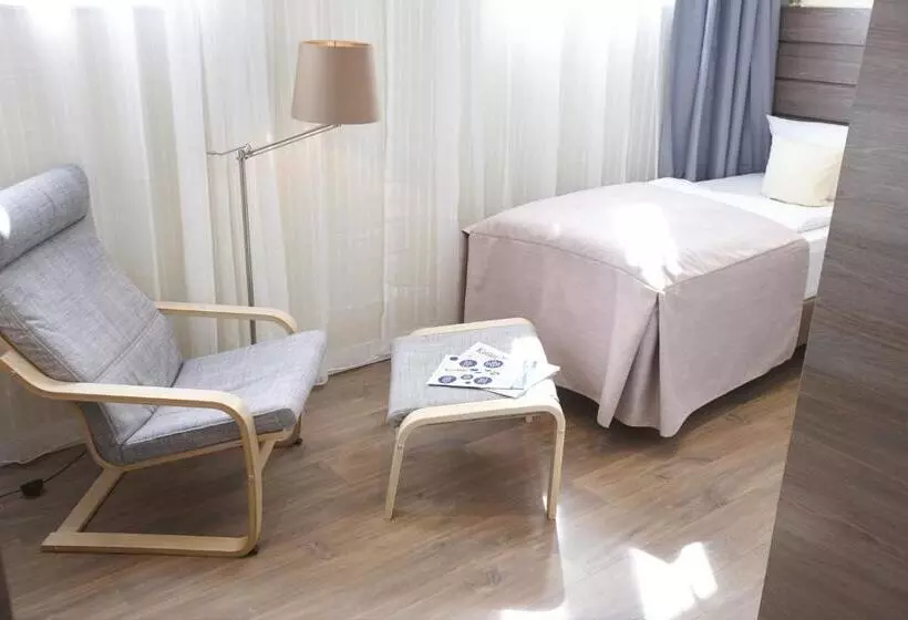 اتاق استاندارد یک نفره, Kiel By Golden Tulip