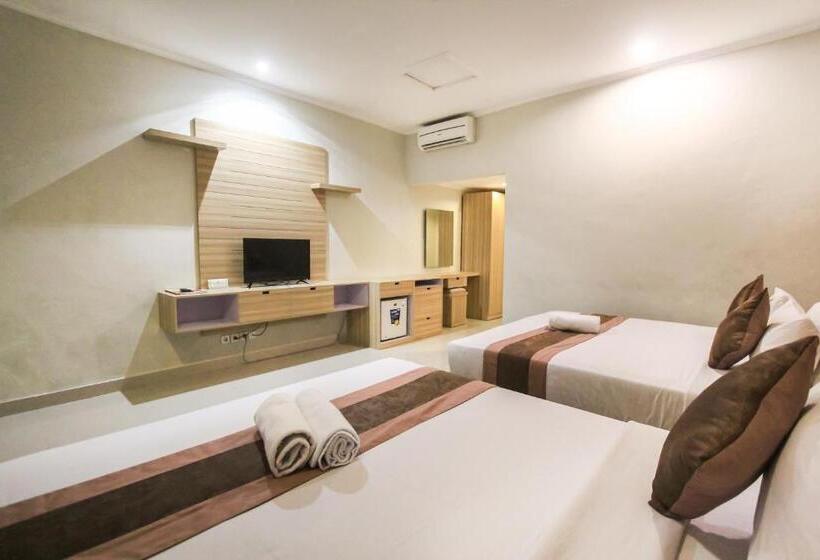 חדר משפחתי, Legian Village