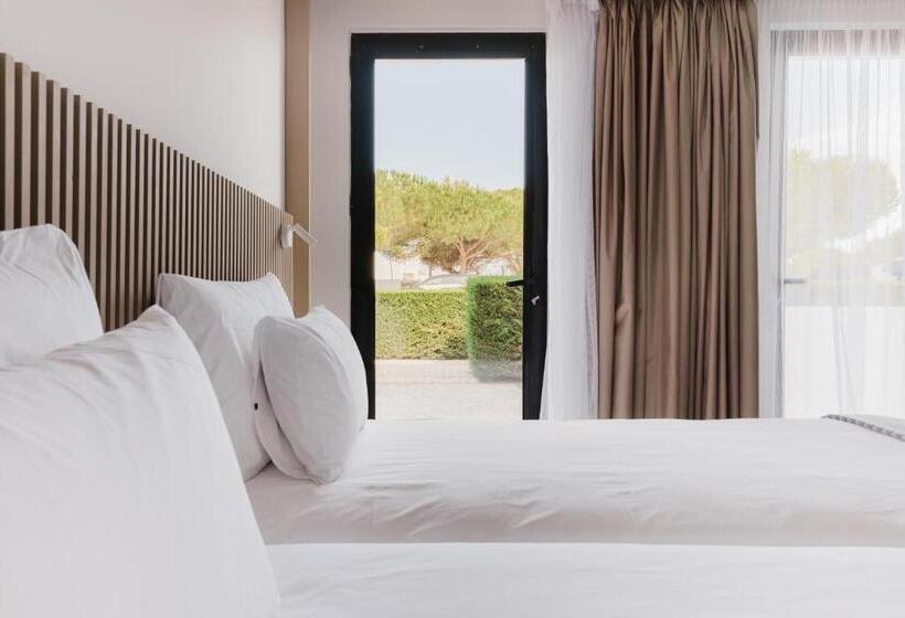 Quarto standard, Memmo Baleeira   Design Hotels